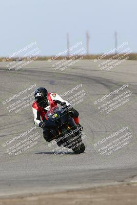 media/Nov-26-2023-TrackDaz (Sun) [[64ad8cfd8f]]/Mock Race/Outside Grapevine/